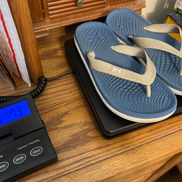 Kids Under Armour Flip Flops Youth Size 1-2 Blue - Picture 7 of 7